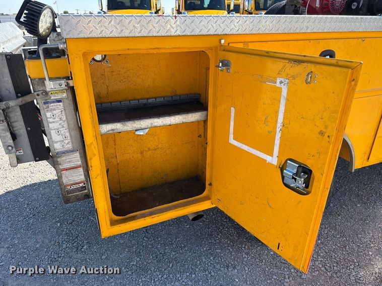 image for item FC4482 2020 Ford F350 Super Duty utility bed pickup truck