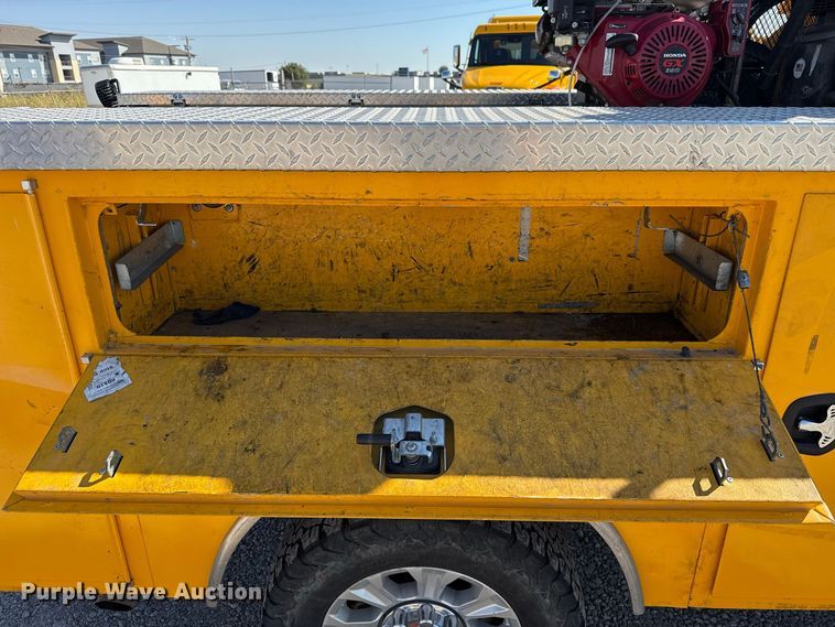 image for item FC4482 2020 Ford F350 Super Duty utility bed pickup truck