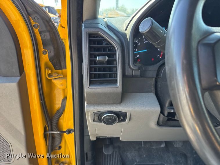 image for item FC4482 2020 Ford F350 Super Duty utility bed pickup truck