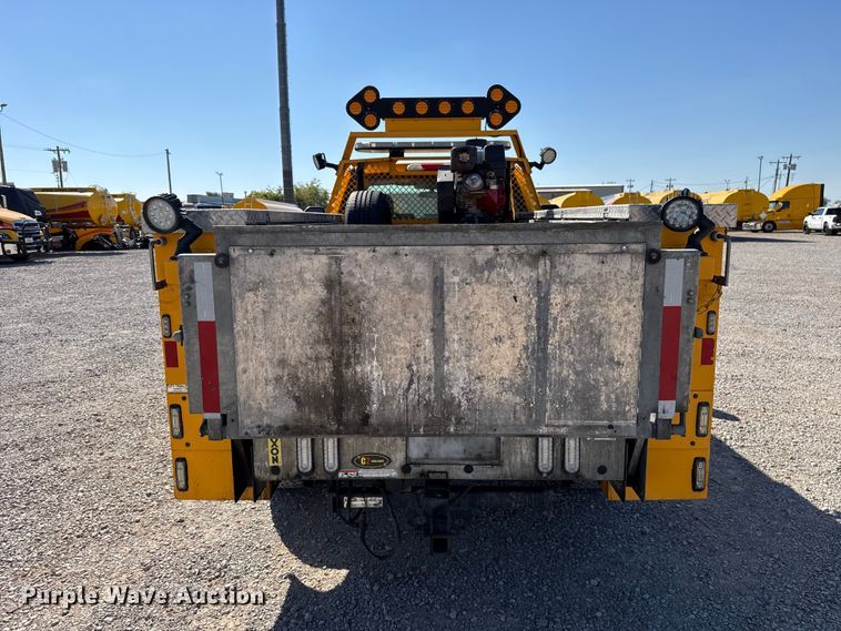 image for item FC4483 2022 Ford F350 Super Duty utility bed pickup truck