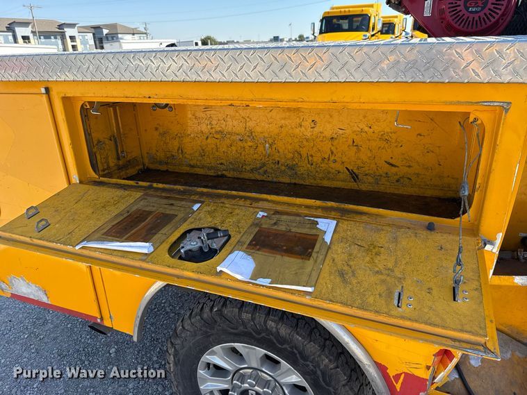 image for item FC4483 2022 Ford F350 Super Duty utility bed pickup truck