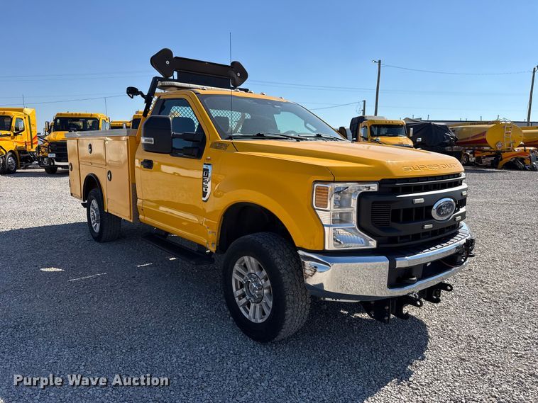 image for item FC4484 2020 Ford F350 Super Duty utility bed pickup truck