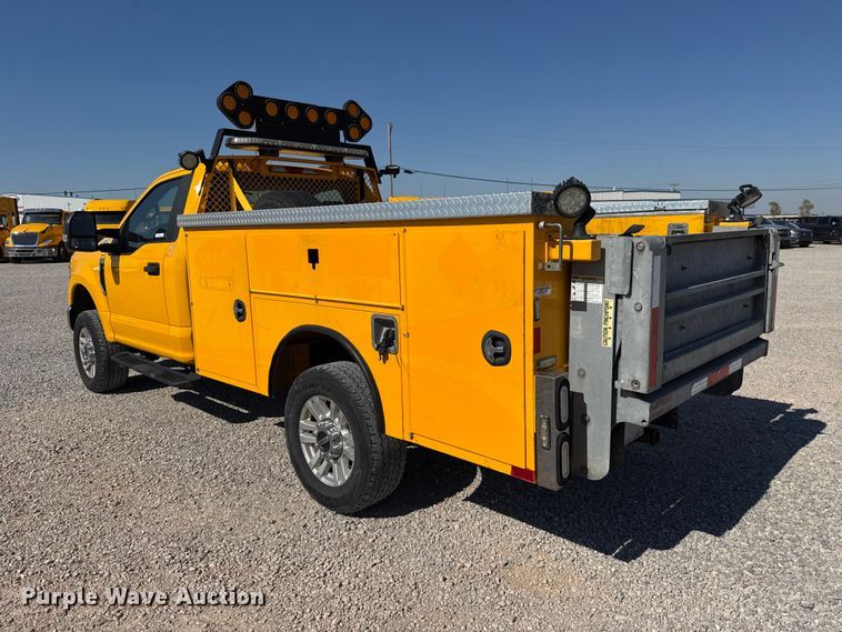 image for item FC4484 2020 Ford F350 Super Duty utility bed pickup truck