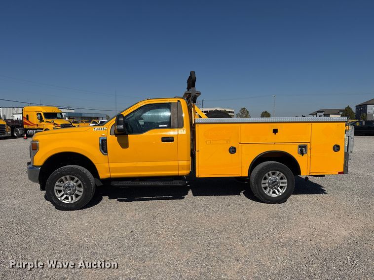 image for item FC4484 2020 Ford F350 Super Duty utility bed pickup truck