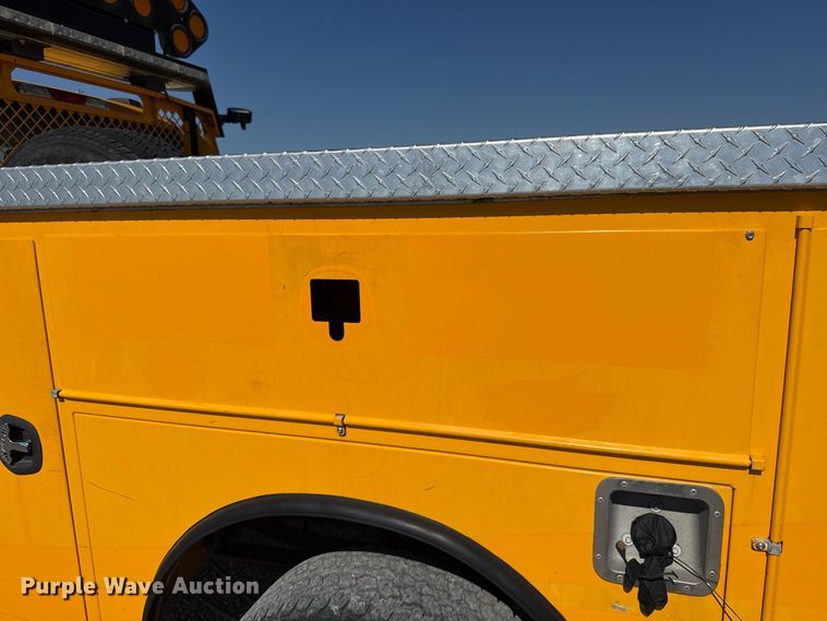 image for item FC4484 2020 Ford F350 Super Duty utility bed pickup truck