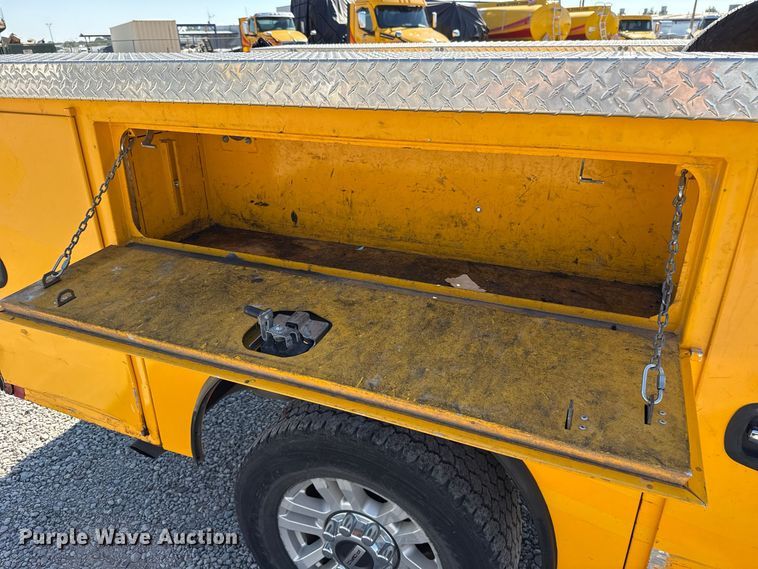 image for item FC4484 2020 Ford F350 Super Duty utility bed pickup truck