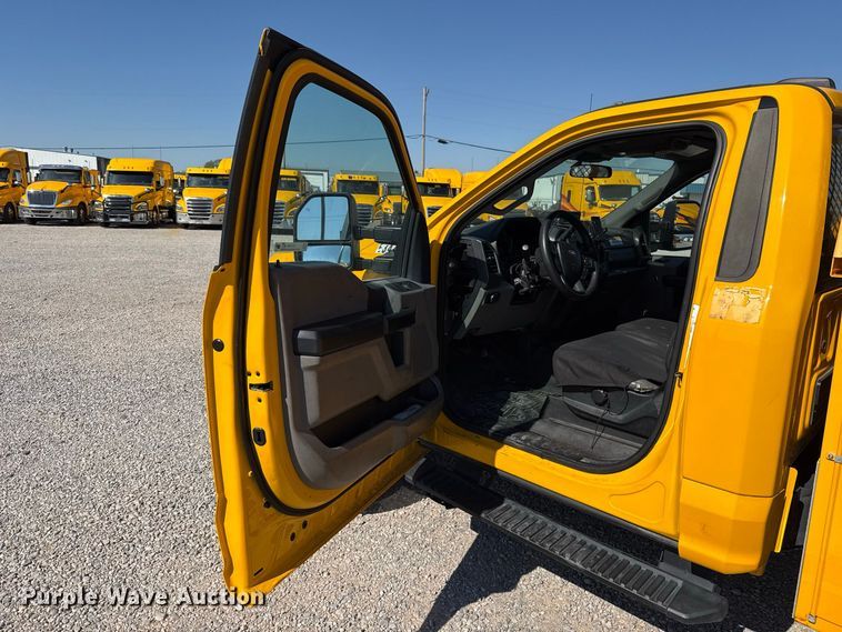 image for item FC4484 2020 Ford F350 Super Duty utility bed pickup truck