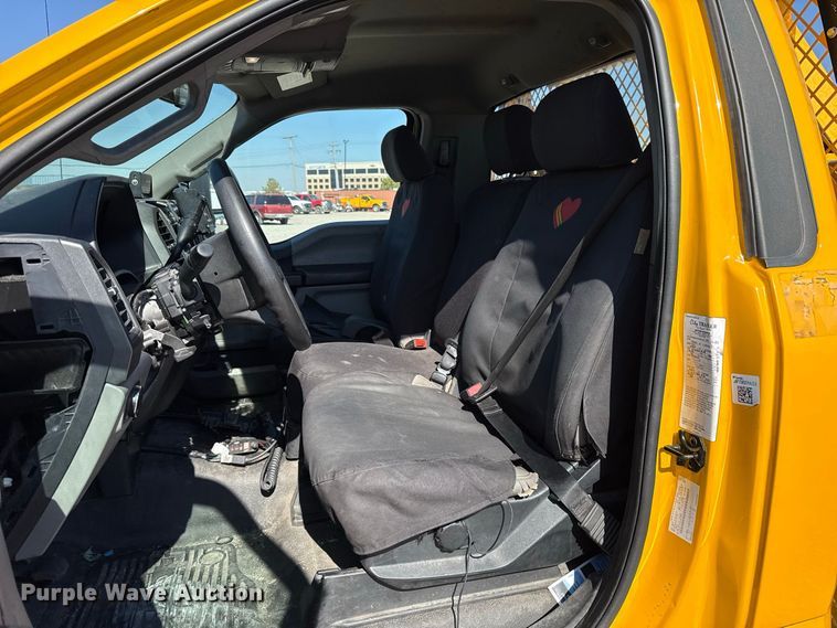 image for item FC4484 2020 Ford F350 Super Duty utility bed pickup truck