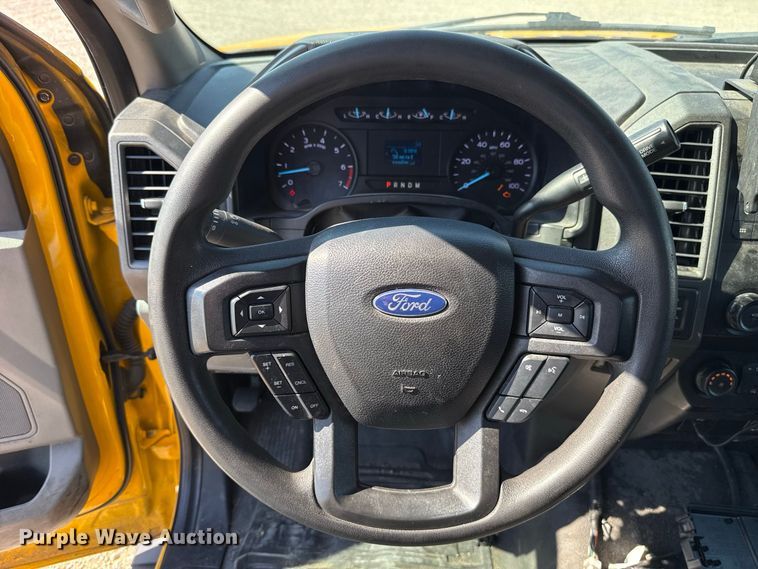 image for item FC4484 2020 Ford F350 Super Duty utility bed pickup truck