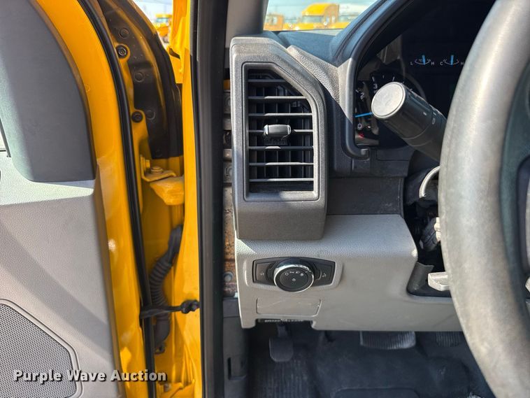 image for item FC4484 2020 Ford F350 Super Duty utility bed pickup truck