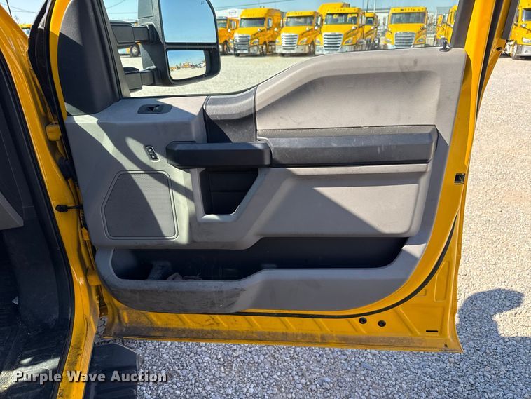 image for item FC4484 2020 Ford F350 Super Duty utility bed pickup truck
