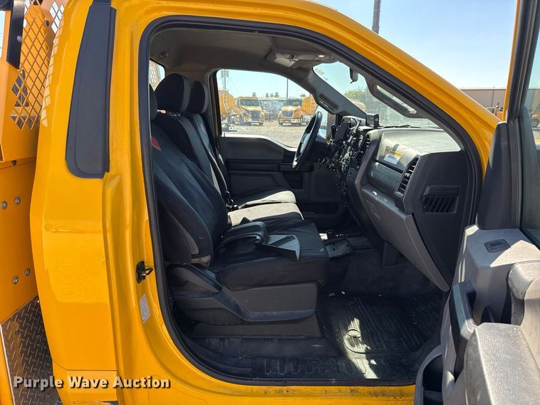 image for item FC4484 2020 Ford F350 Super Duty utility bed pickup truck