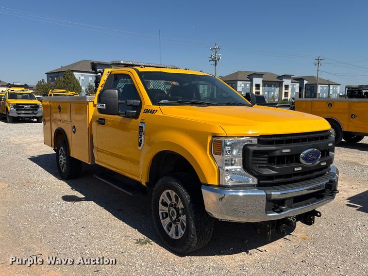 image for item FC4488 2020 Ford F350 Super Duty utility bed pickup truck