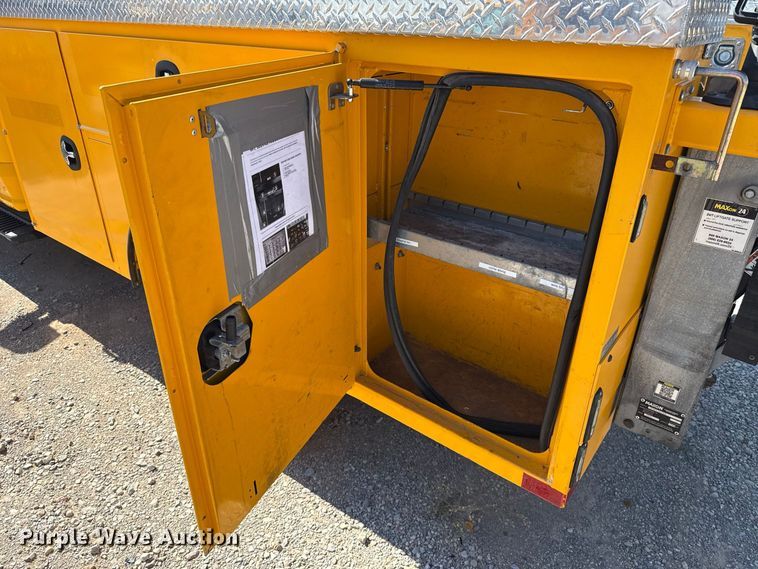image for item FC4488 2020 Ford F350 Super Duty utility bed pickup truck