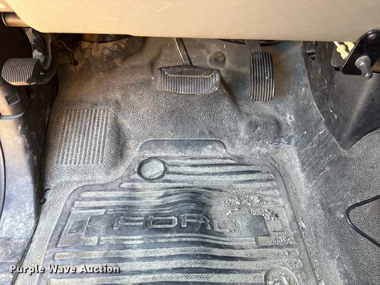 image for item FC4488 2020 Ford F350 Super Duty utility bed pickup truck