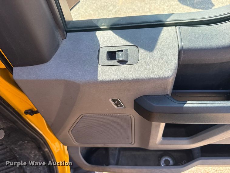 image for item FC4488 2020 Ford F350 Super Duty utility bed pickup truck