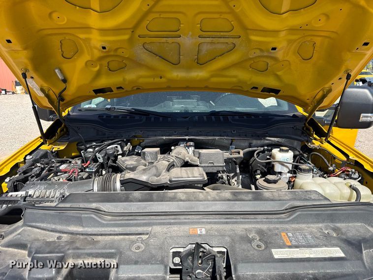 image for item FC4488 2020 Ford F350 Super Duty utility bed pickup truck