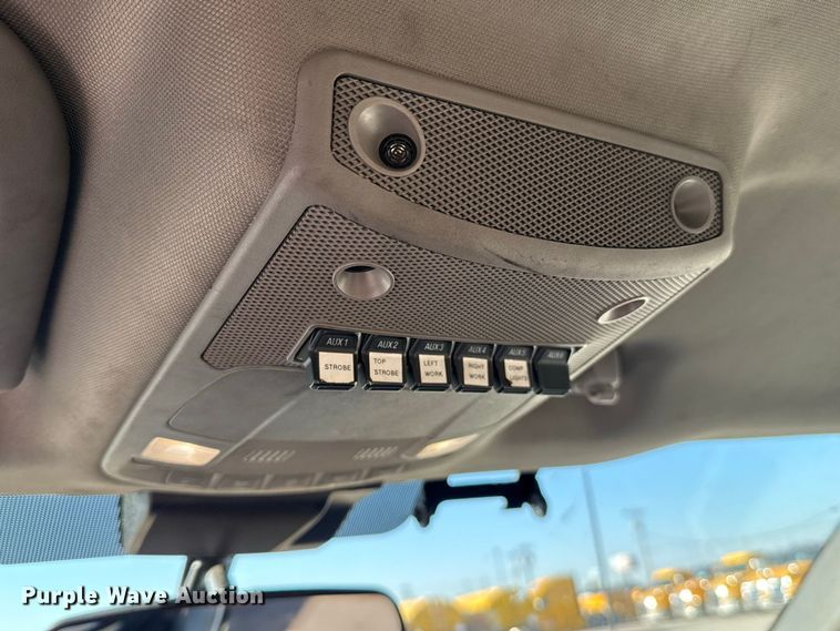 image for item FC4492 2022 Ford F350 Super Duty utility bed pickup truck