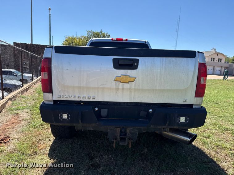 image for item FC4513 2013 Chevrolet Silverado 2500HD Crew Cab pickup truck