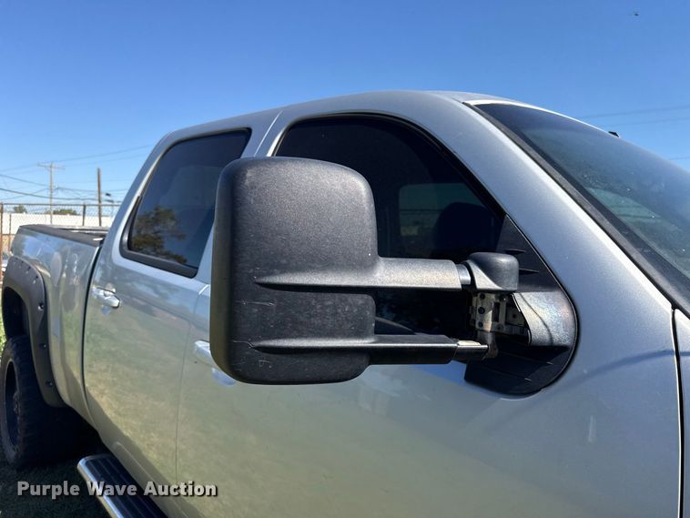image for item FC4513 2013 Chevrolet Silverado 2500HD Crew Cab pickup truck