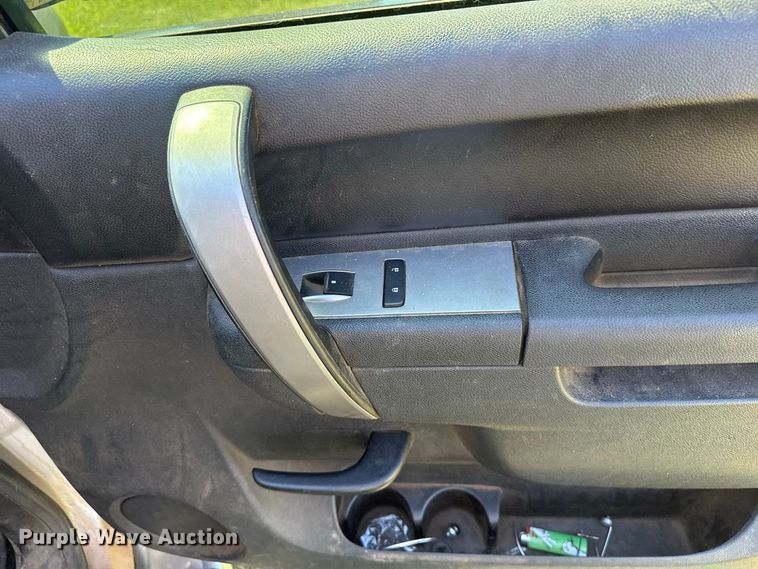 image for item FC4513 2013 Chevrolet Silverado 2500HD Crew Cab pickup truck