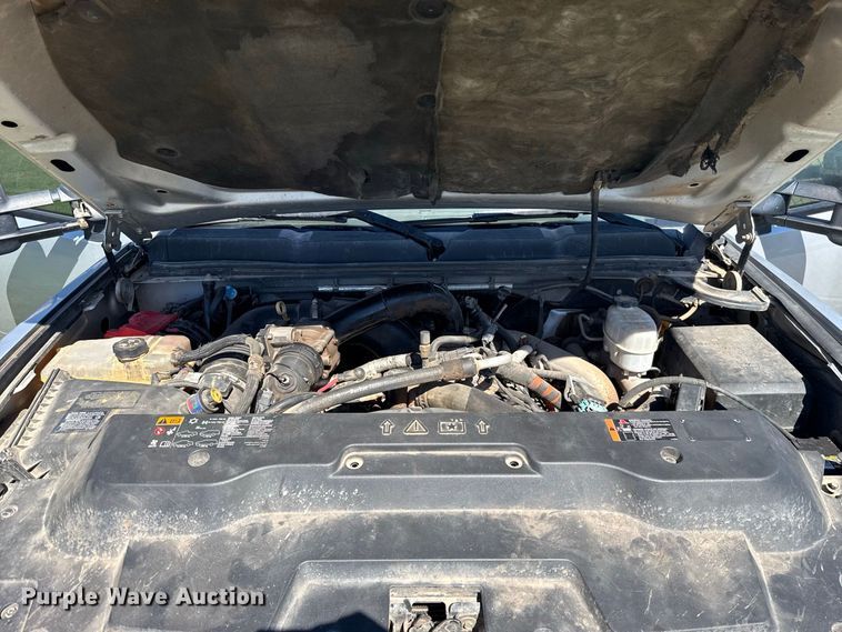 image for item FC4513 2013 Chevrolet Silverado 2500HD Crew Cab pickup truck