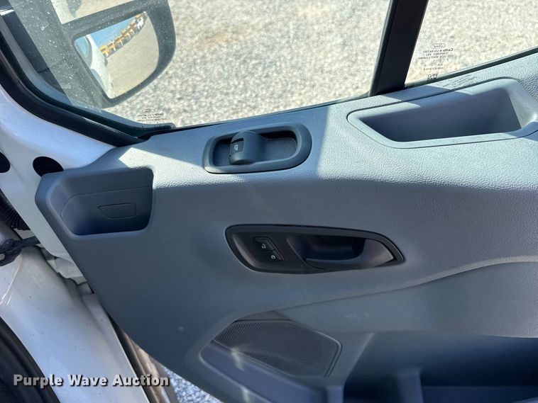 image for item FC4515 2017 Ford Transit 150 van