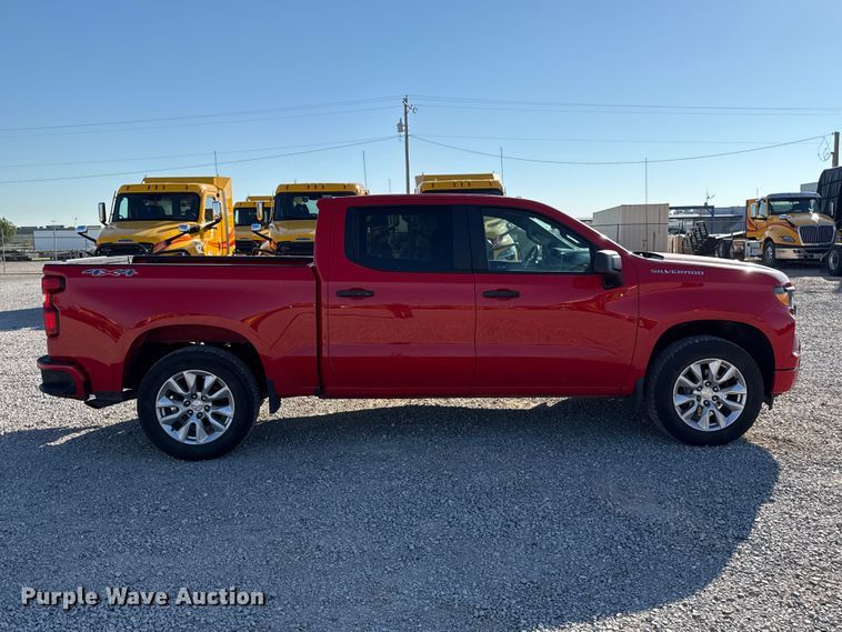 image for item FC4516 2022 Chevrolet Silverado 1500 Crew Cab pickup truck