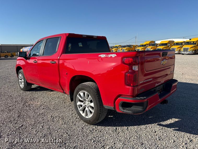 image for item FC4516 2022 Chevrolet Silverado 1500 Crew Cab pickup truck
