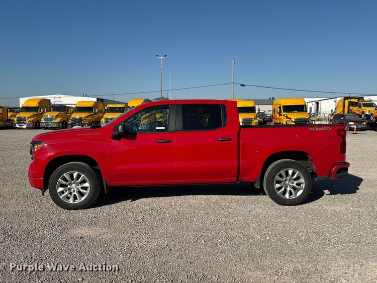 image for item FC4516 2022 Chevrolet Silverado 1500 Crew Cab pickup truck
