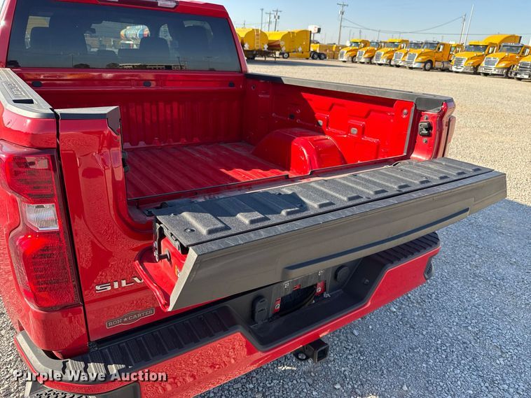 image for item FC4516 2022 Chevrolet Silverado 1500 Crew Cab pickup truck