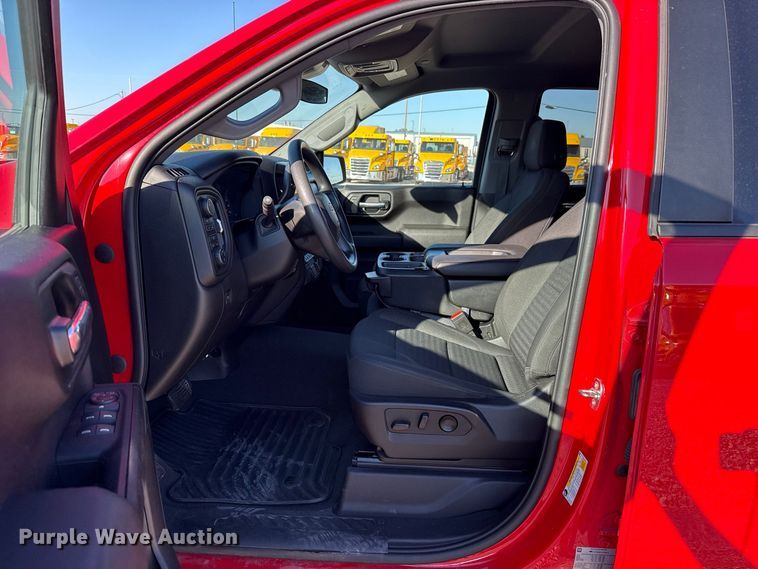 image for item FC4516 2022 Chevrolet Silverado 1500 Crew Cab pickup truck