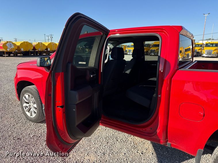 image for item FC4516 2022 Chevrolet Silverado 1500 Crew Cab pickup truck