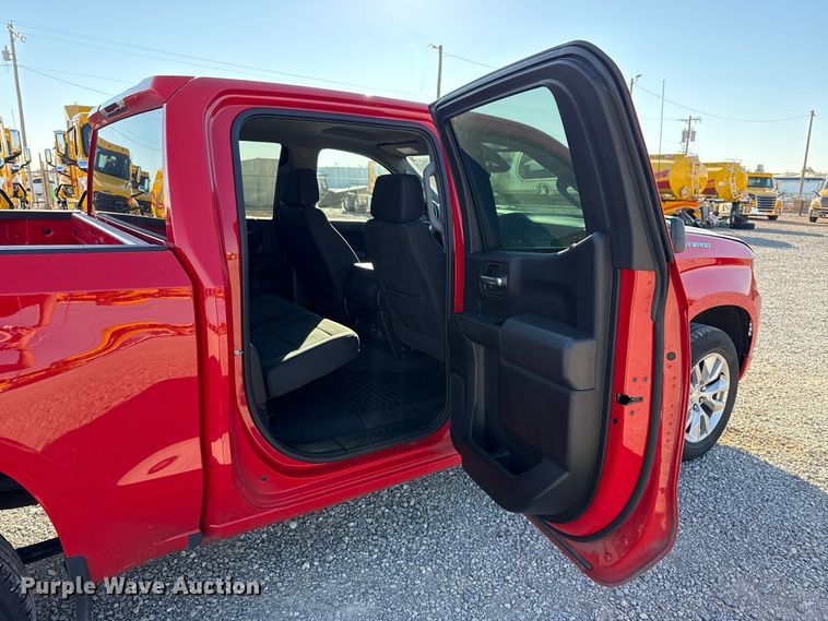 image for item FC4516 2022 Chevrolet Silverado 1500 Crew Cab pickup truck