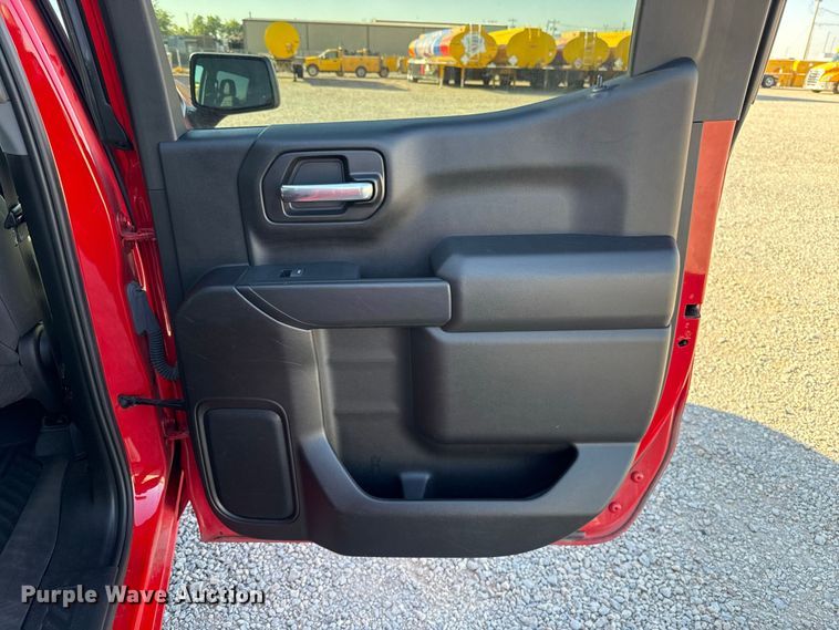 image for item FC4516 2022 Chevrolet Silverado 1500 Crew Cab pickup truck