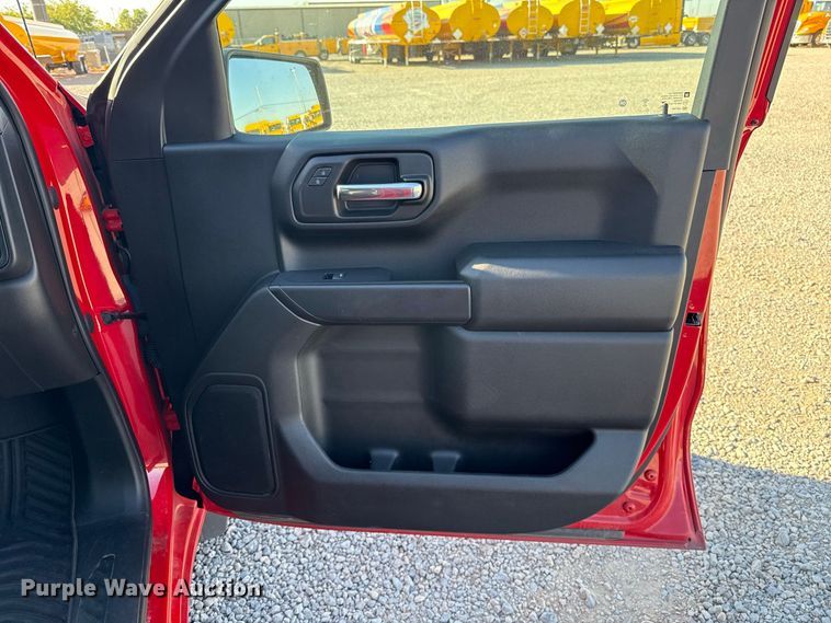 image for item FC4516 2022 Chevrolet Silverado 1500 Crew Cab pickup truck