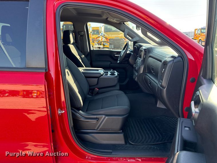 image for item FC4516 2022 Chevrolet Silverado 1500 Crew Cab pickup truck