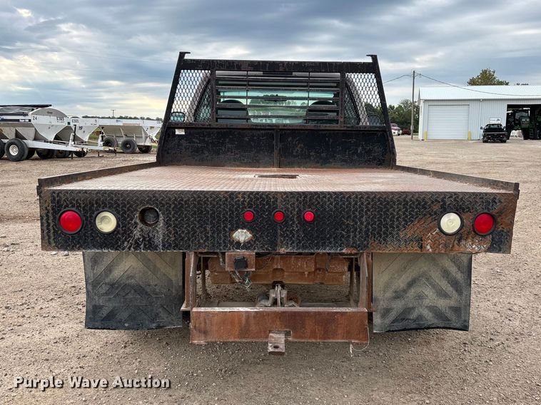 image for item FG0726 2004 Ford F350 flatbed pickup truck