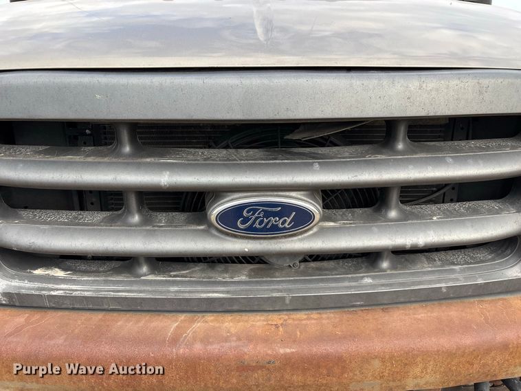 image for item FG0726 2004 Ford F350 flatbed pickup truck