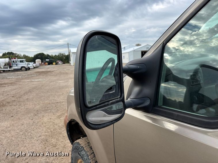 image for item FG0726 2004 Ford F350 flatbed pickup truck