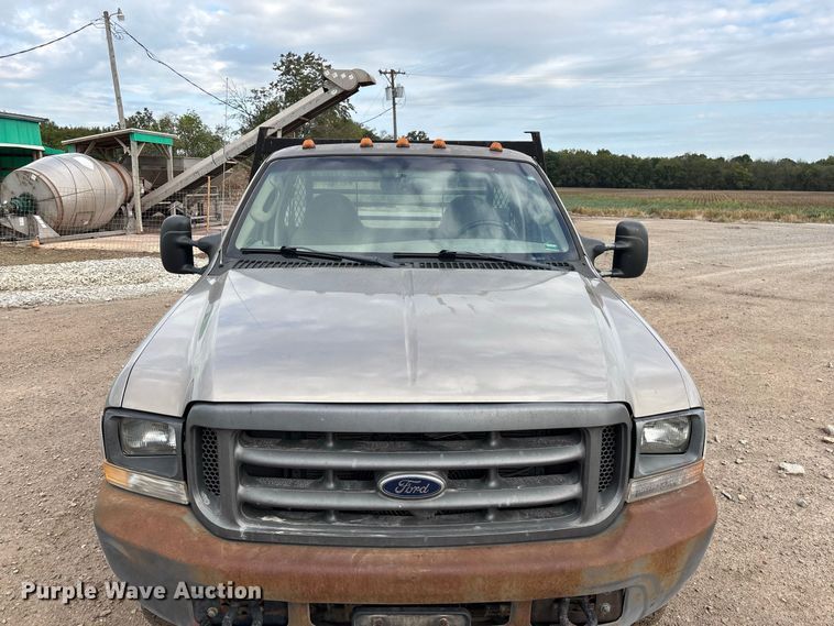 image for item FG0726 2004 Ford F350 flatbed pickup truck