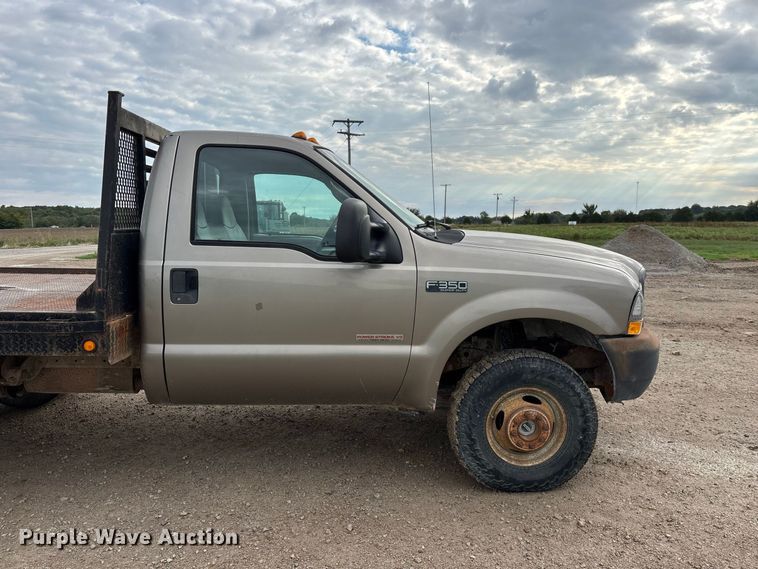 image for item FG0726 2004 Ford F350 flatbed pickup truck