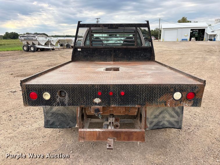 image for item FG0726 2004 Ford F350 flatbed pickup truck