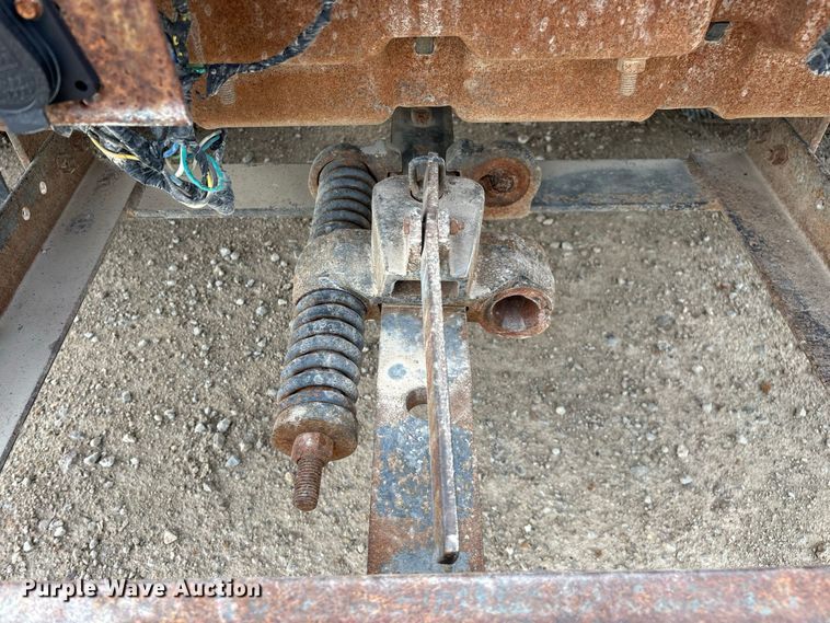 image for item FG0726 2004 Ford F350 flatbed pickup truck