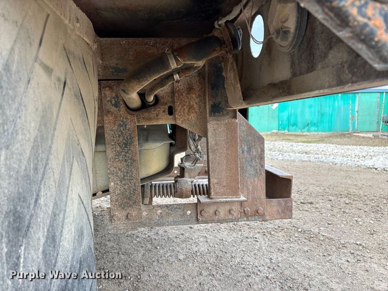 image for item FG0726 2004 Ford F350 flatbed pickup truck