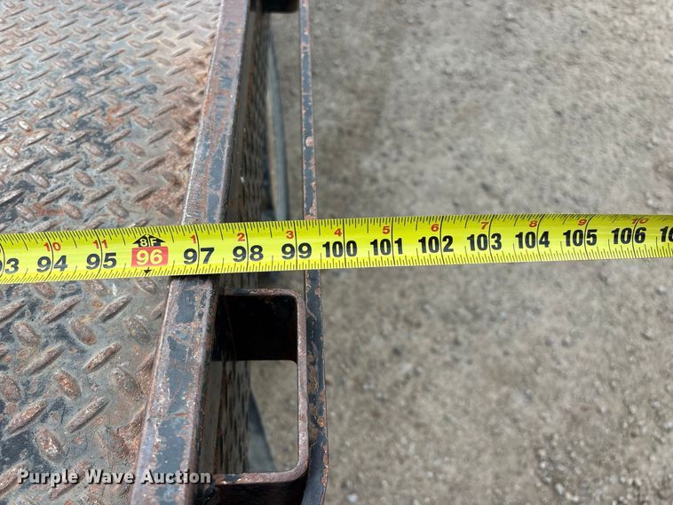 image for item FG0726 2004 Ford F350 flatbed pickup truck