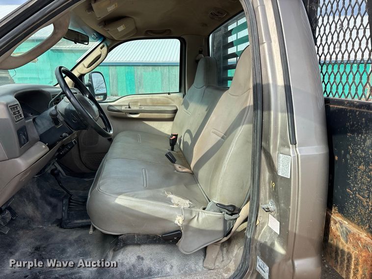 image for item FG0726 2004 Ford F350 flatbed pickup truck