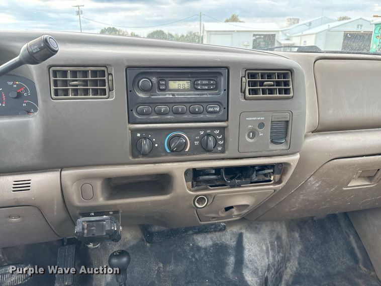 image for item FG0726 2004 Ford F350 flatbed pickup truck