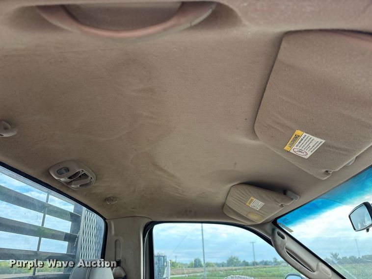 image for item FG0726 2004 Ford F350 flatbed pickup truck
