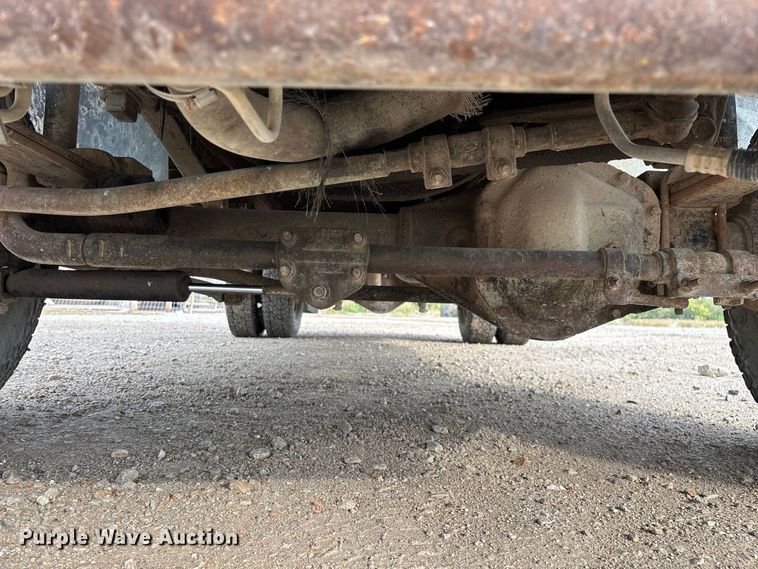 image for item FG0726 2004 Ford F350 flatbed pickup truck